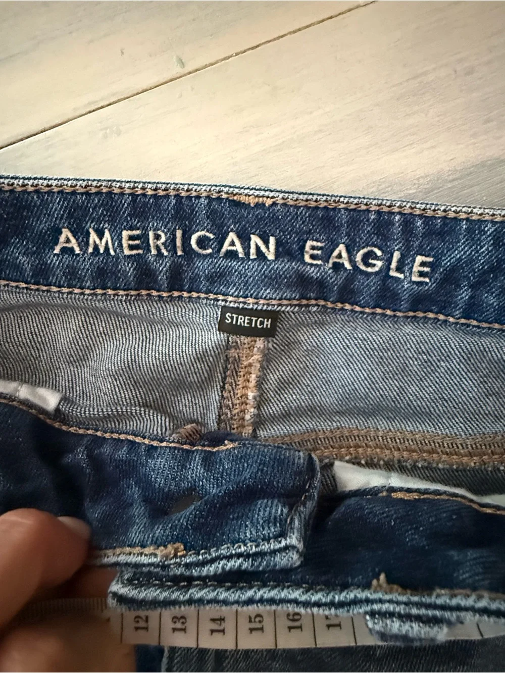 American Eagle Denim Shorts Stretch Distressed Size 4